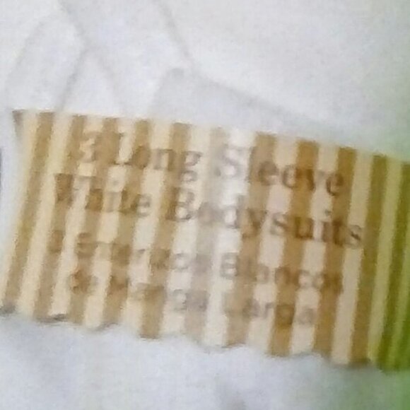 Baby shower bundle Little Traveler pink  blanket onesies & bow - Picture 9 of 9